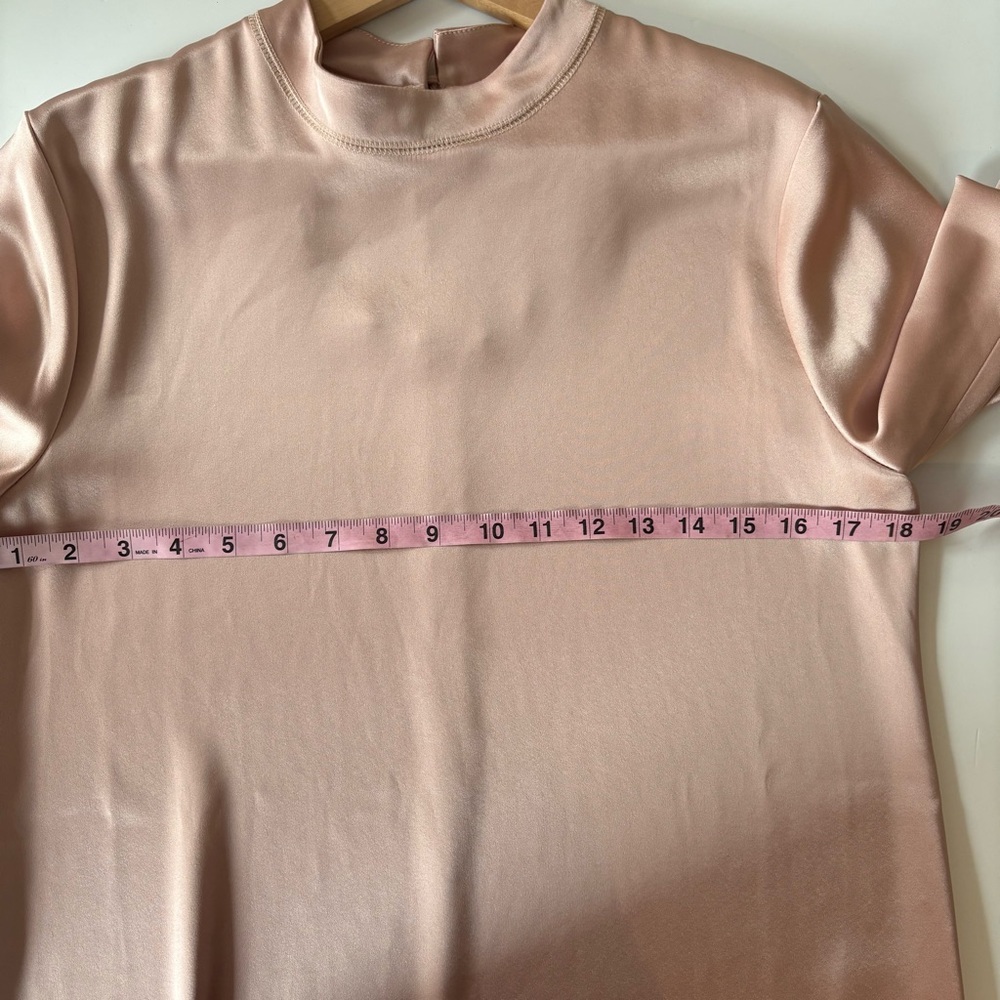 Nanushka || Kaden Satin‎ Boxy Tee in Himalayan Salt Light Pink Medium - Picture 6 of 8